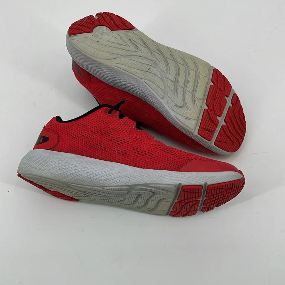 UNDER ARMOUR YOUTH ATHLETIC SHOES, SZ 6Y, VERY GOOD CONDITION, PREOWNED,…